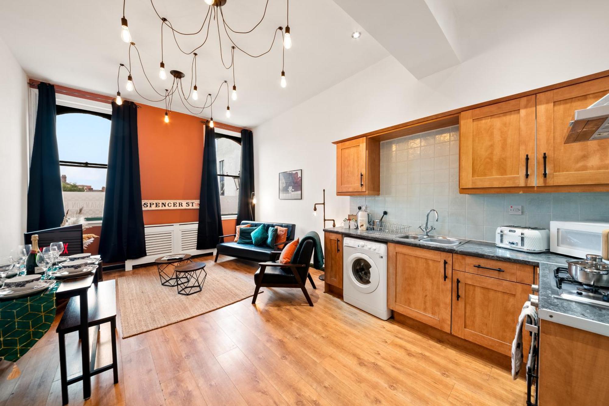 Spacious Birmingham City Apartment Exterior photo
